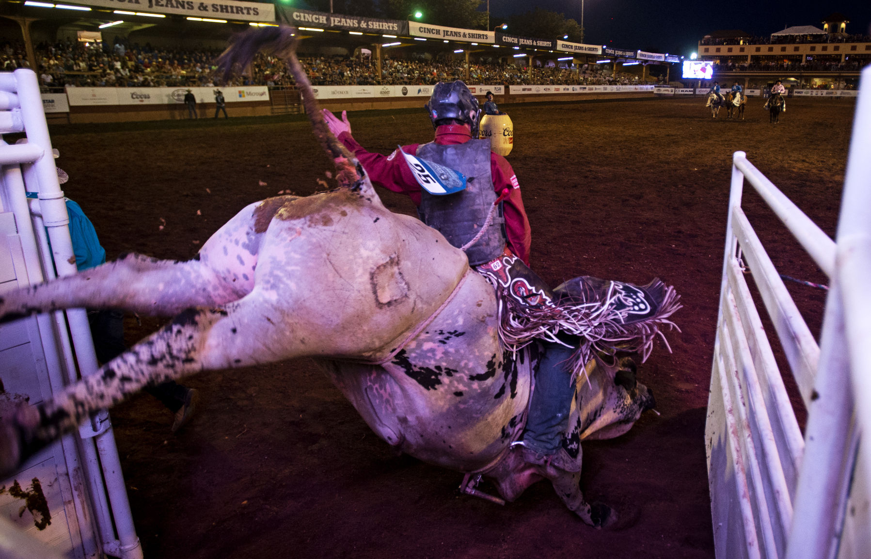 071119-sports-rodeo-day-one8.JPG